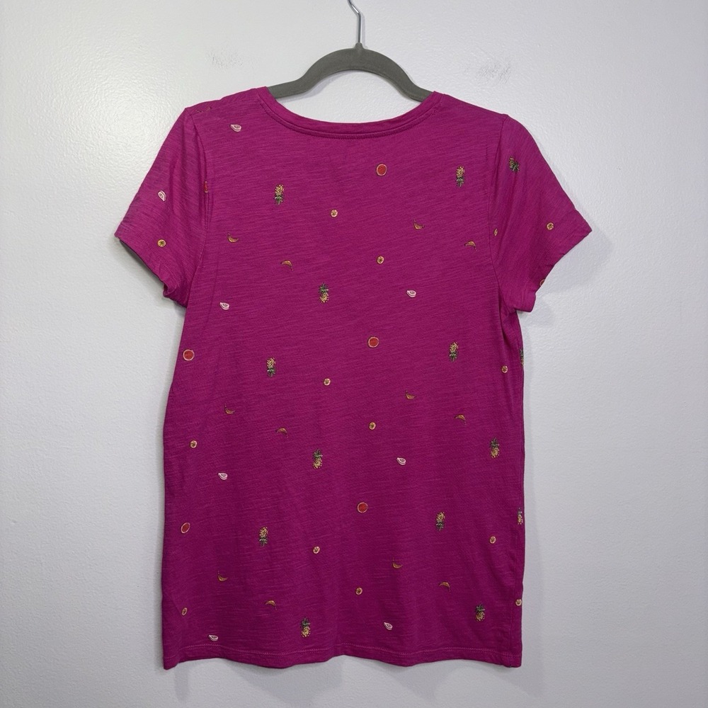 A New Day T-Shirt Women's Size Medium V Neck Short Sleeve Fruit Theme Vacation - Picture 2 of 4
